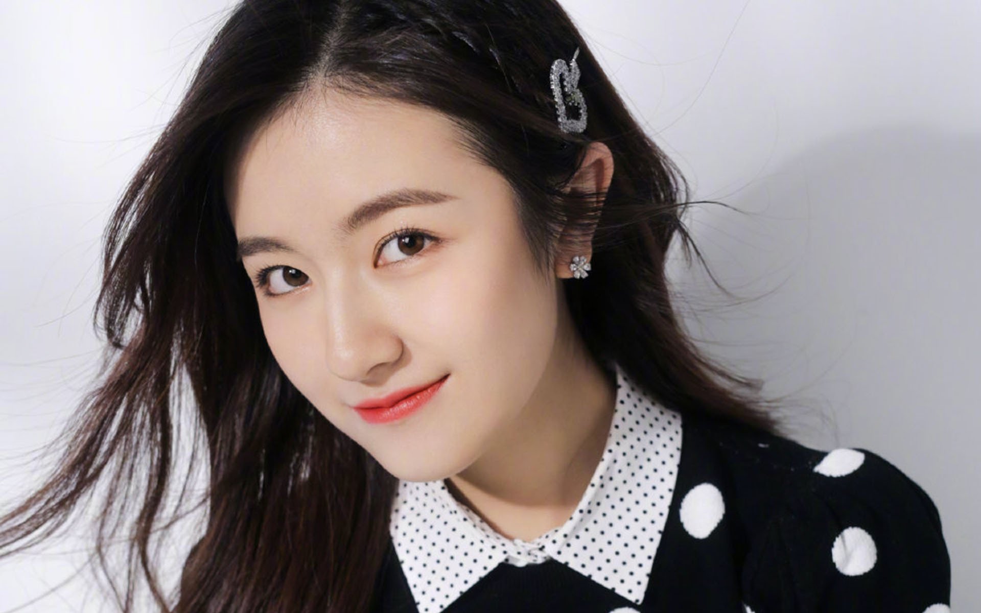 AYX官网-《每日镜报》：荷兰女足在预选赛中与德国队激战，荷兰女足吧