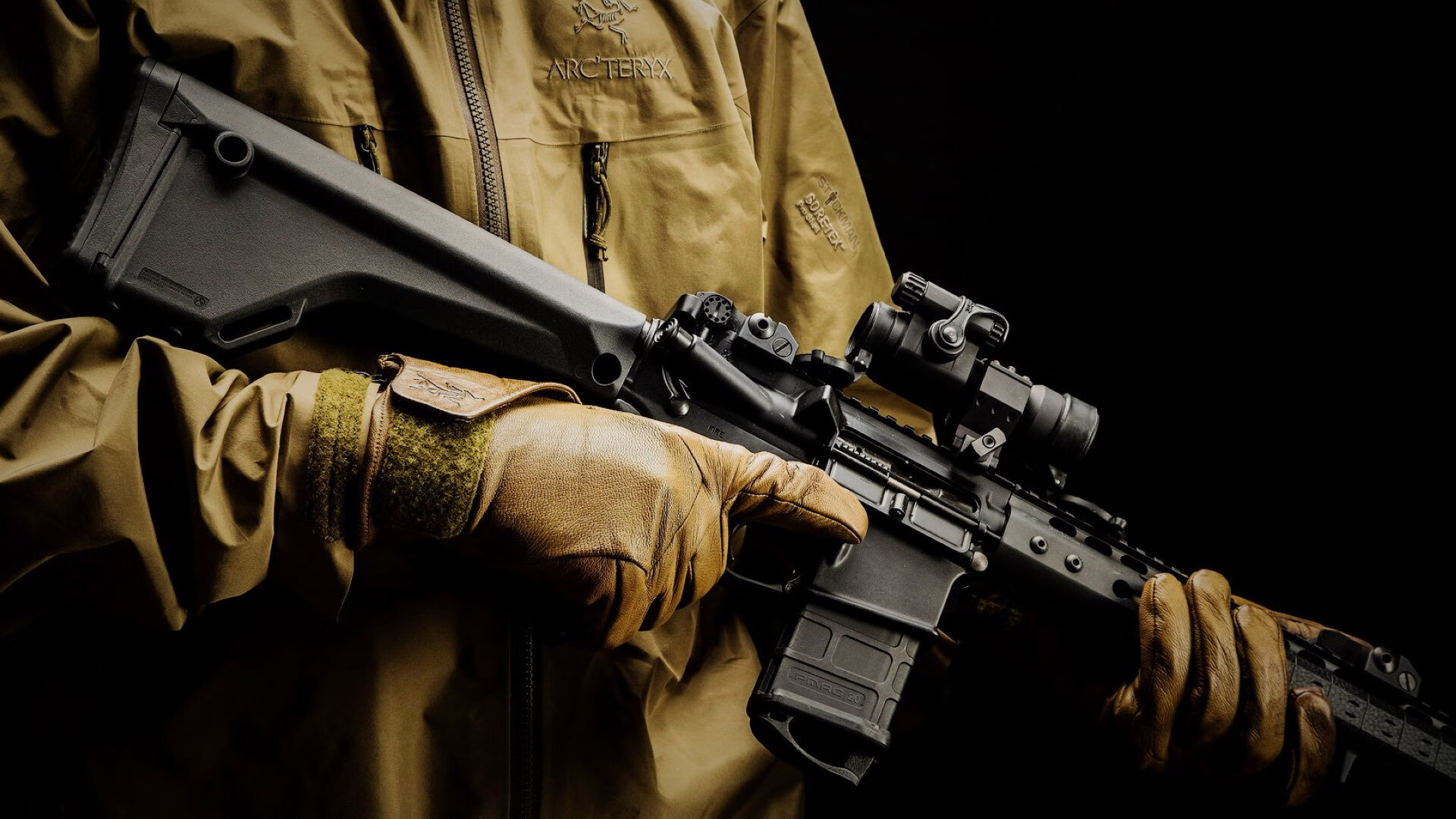 “沙滩赛场两大亮点:手球与合球同台竞技”